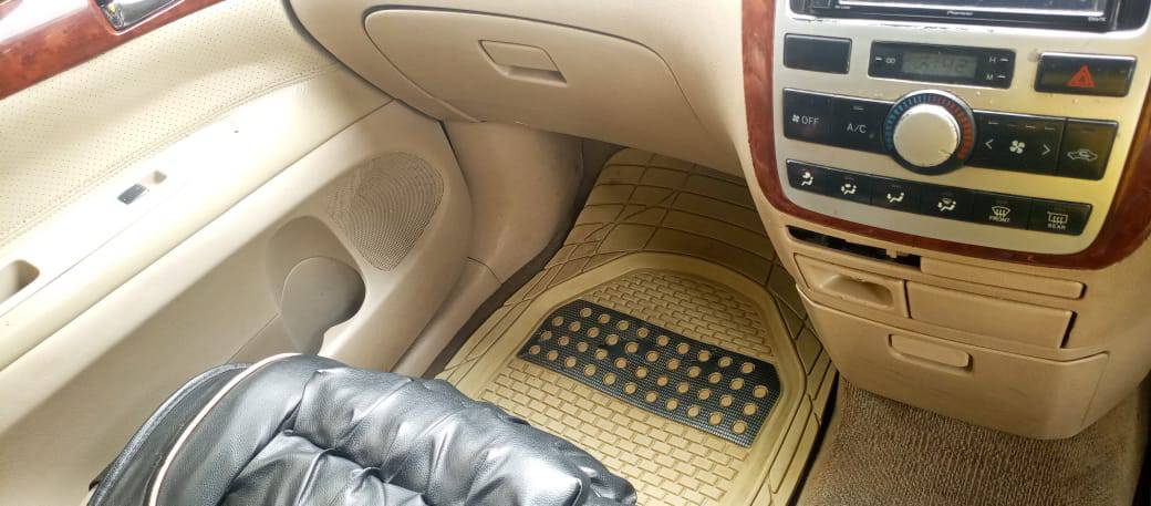 Toyota ipsum seven seater